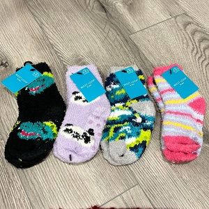 NWT 4pc Kids Fuzzy Socks